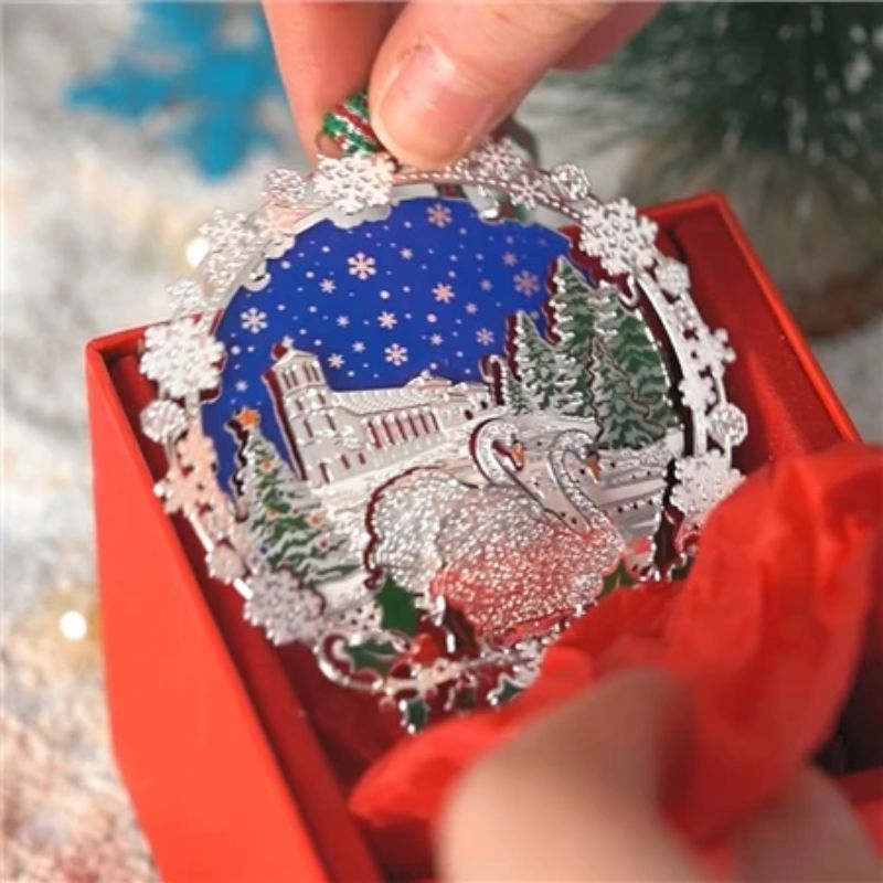 10 Christmas Tree Decoration Ideas That You Can Find on Sale