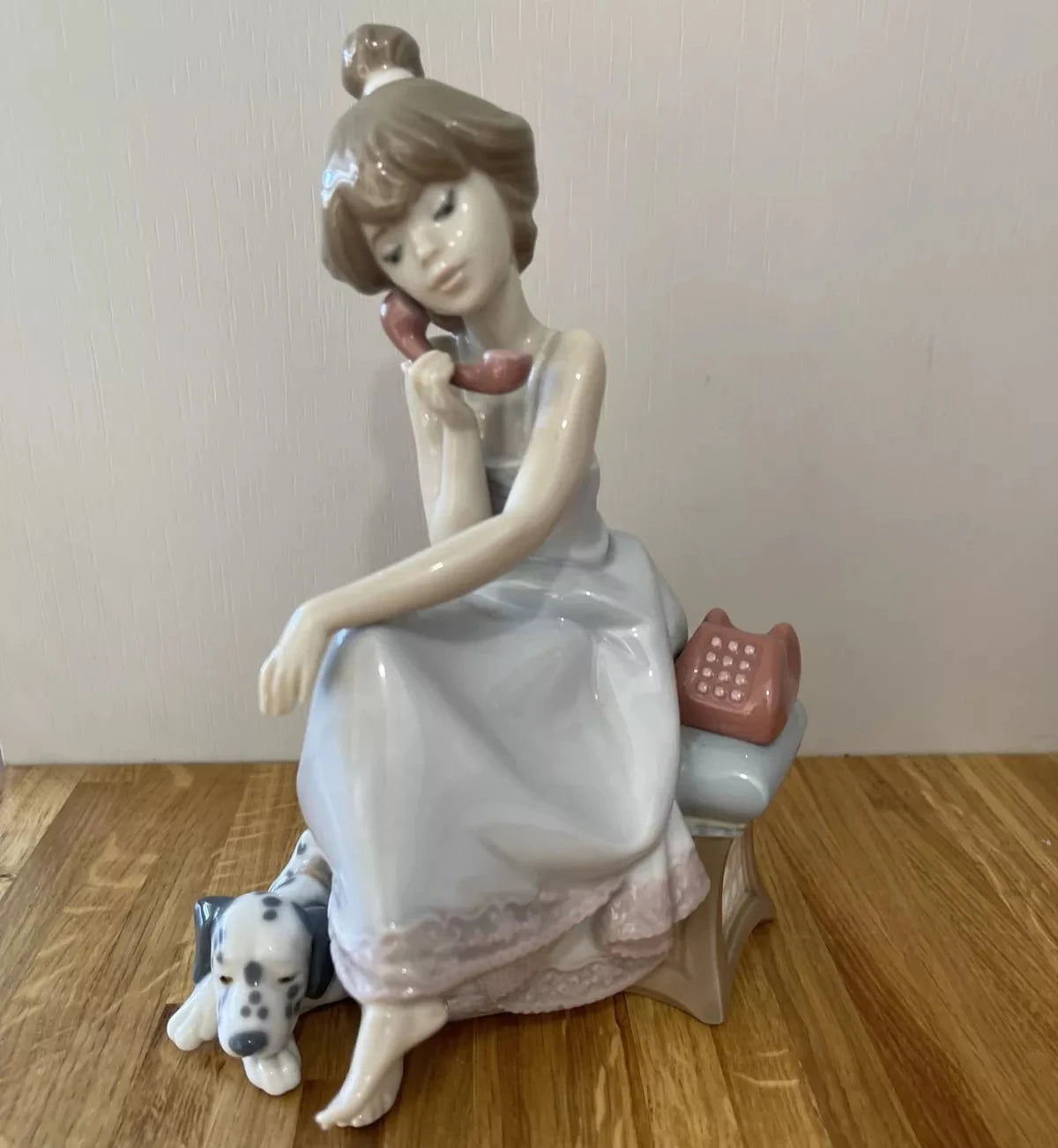 Lladro Chit-Chat Girl Fgurine