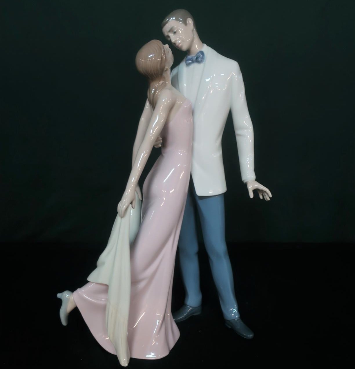 Lladro Happy Anniversary Couple Figurine Porcelain